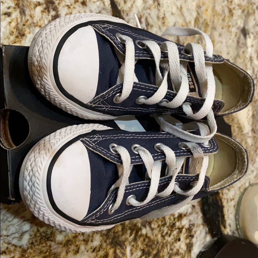 Boys converse